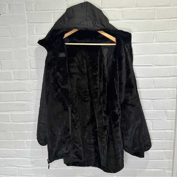 The North Face Mossbud Reversible Parka in Asphalt Grey - Picture 7 of 12